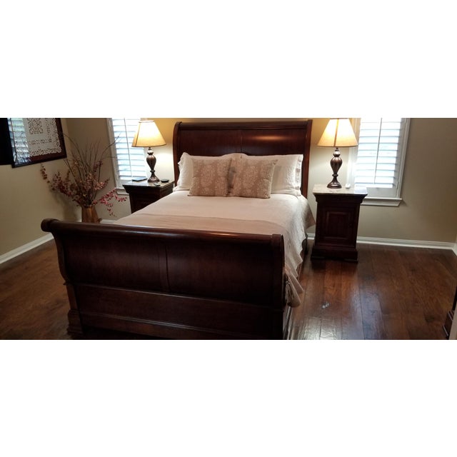 Thomasville King Street Mahogany Queen Sleigh Bed Chairish