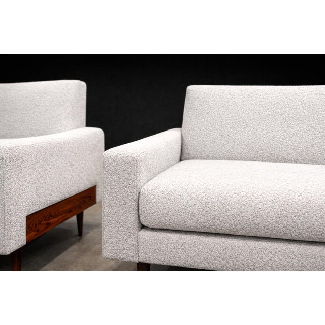 Pair of Brazilian Modern Armchairs in Caviuna & Light Gray Sherpa, Brazil, 1960s For Sale - Image 13 of 14
