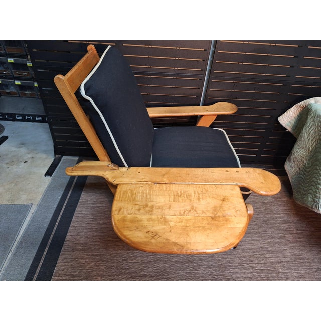 American This Vintage Paddle-Arm Morris Style Recliner Chair For Sale - Image 3 of 11