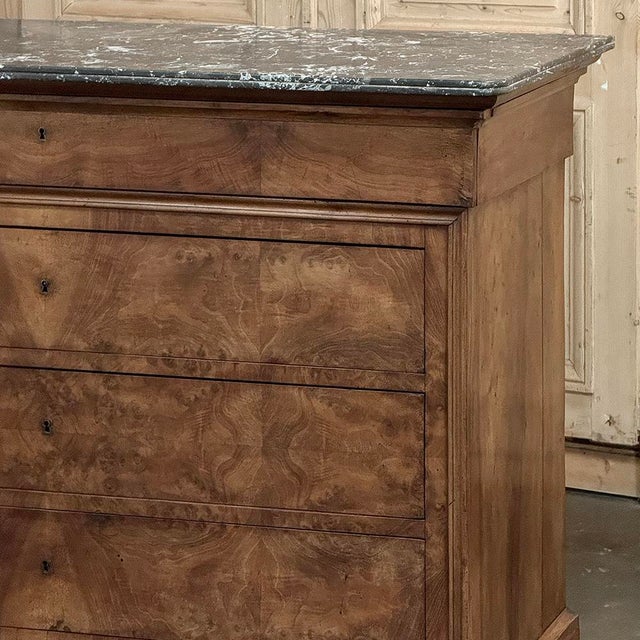 19th Century French Louis Philippe Burl Walnut Marble Top Commode For Sale - Image 9 of 18