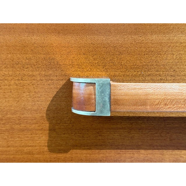 1960s John Widdicomb, Chests of Drawers, Walnut, Brass, Usa, 1960s For Sale - Image 5 of 12