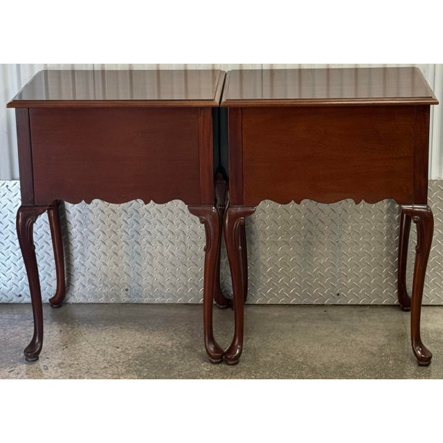 1990s Hickory White “American Masterpiece” Georgian End Tables / Nightstands For Sale - Image 5 of 12