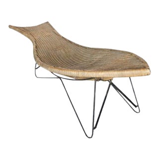 Mid-Century American Wicker Chaise Longue For Sale