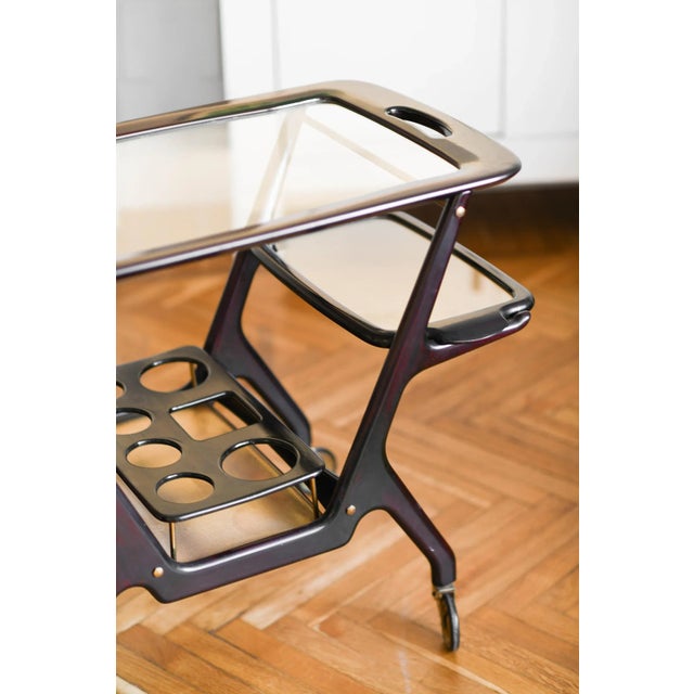 1950s Mid-Century Wooden Structure Brass Service Bar Trolley with Three Removable Trays by Cesare Lacca, 1950s For Sale - Image 5 of 6