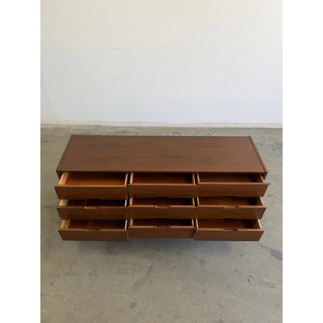 Mid Century Modern 9 Drawer Dresser For Sale - Image 4 of 9