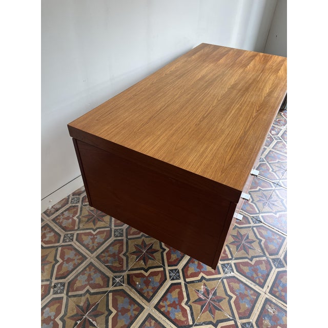Meurop furniture from the 1960s that still looks timeless and modern today thanks to the well-known sleek frame and metal...