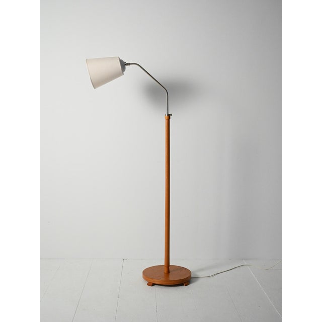 Mid-Century Scandinavian Floor Lamp in Oak and Metal, 1960s For Sale - Image 3 of 11