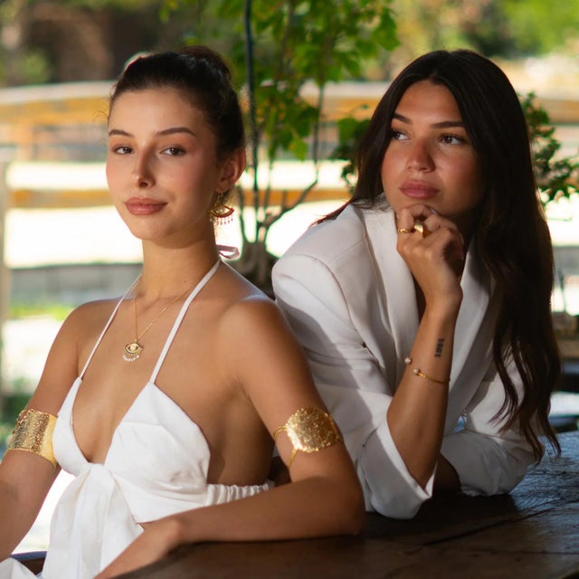 Metal Cleopatra’s Mystic Pearl Eye Gold Necklace For Sale - Image 7 of 12