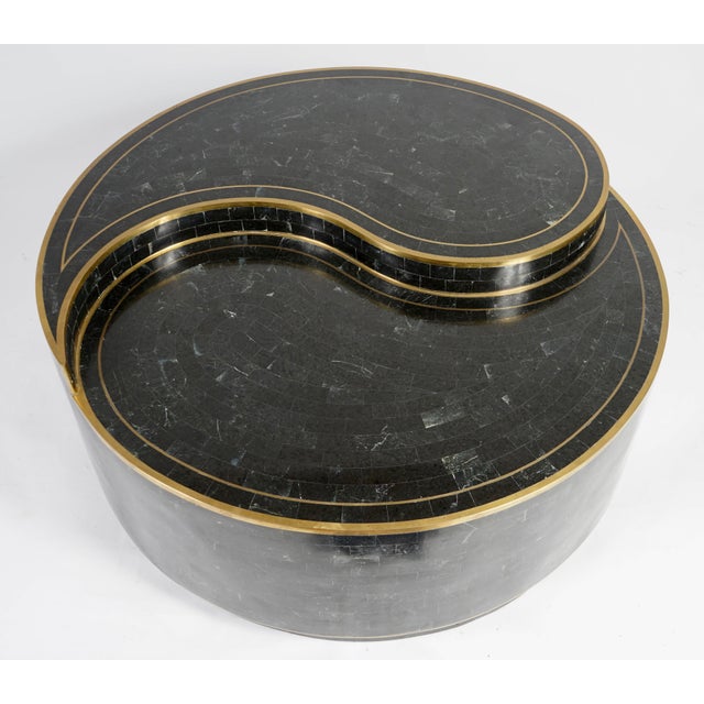 Mid-Century Modern Vintage Tessellated Stone and Brass Yin Yang Coffee Table in the Style of Maitland Smith For Sale - Image 3 of 5