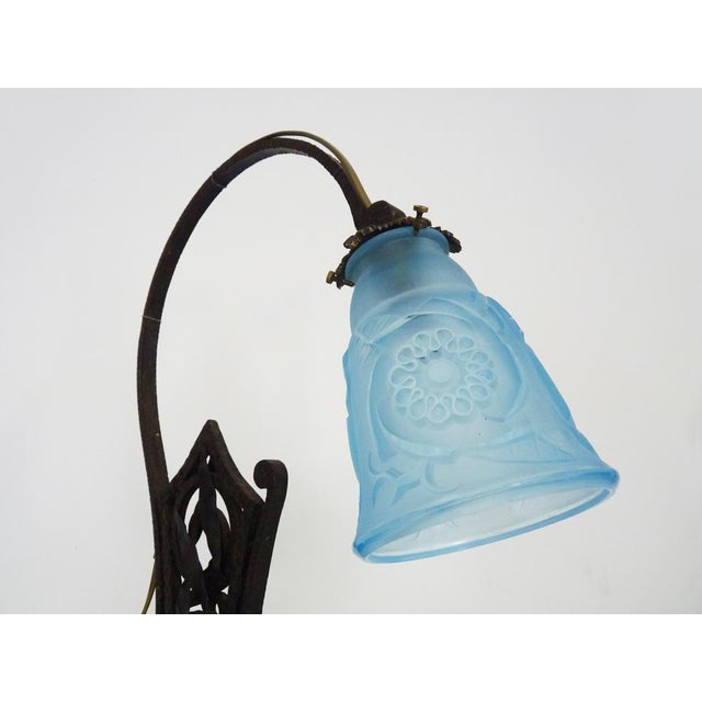 Art Deco Table Lamp in Wrought Iron on Gray Marble Base, 1930s For Sale - Image 4 of 11