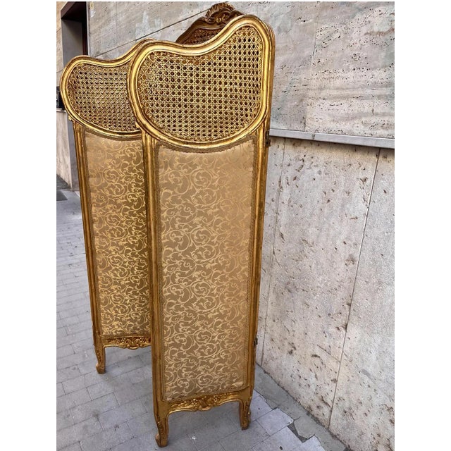 French Three-Panel Screen Woven Straw, Gold Decoration and Baroque Fabric, 1890s For Sale - Image 6 of 8