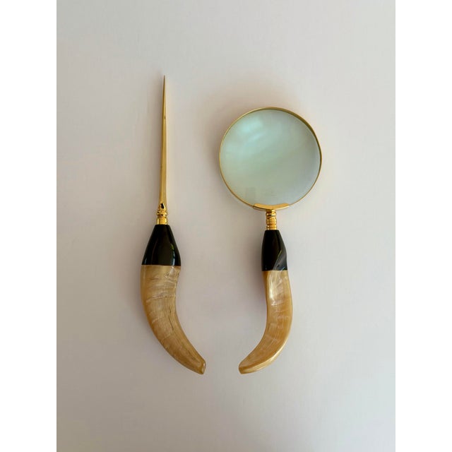 Mid-Century Modern 1970s Vintage Hollywood Regency Horn & Brass Magnifying Glass & Letter Opener Desk Set For Sale - Image 3 of 9