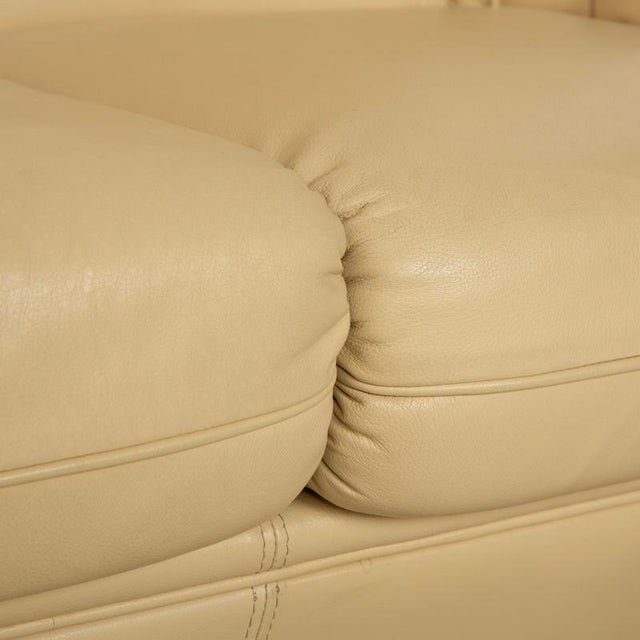 Cream Three-Seater Sofa in Leather and Wood from Nieri For Sale - Image 8 of 16
