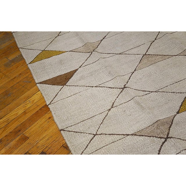 1930s Ivory Geometric Minimalist Antique French Deco Flat-Weave Rug 4' 9" X 6' 8" Wool Carpet For Sale - Image 9 of 9