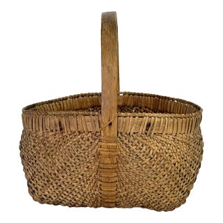 Antique Primitive Round Buttocks Woven Egg Basket With Bent Wood Handle For Sale