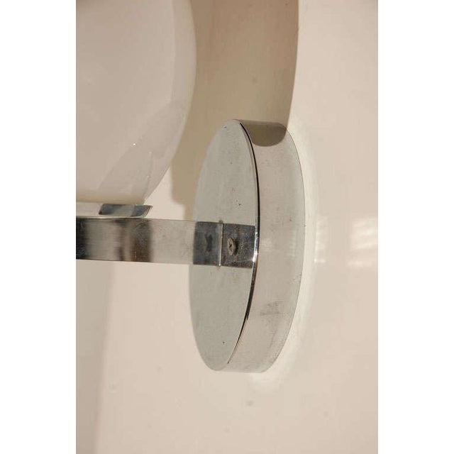 1960s 1960s Vintage Chrome and Glass Lightolier Sconce For Sale - Image 5 of 9