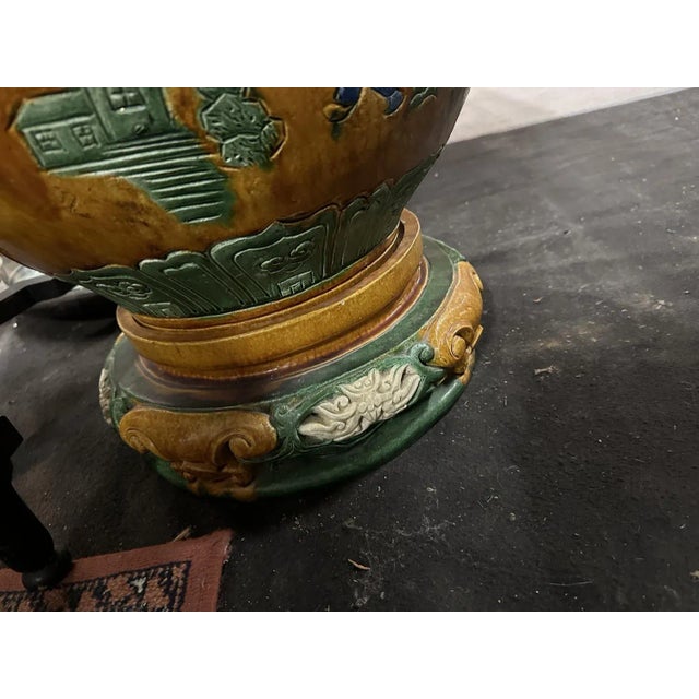 Vintage Chinese Vase, 1920s, in Good conditions. Designed 1920 to 1949