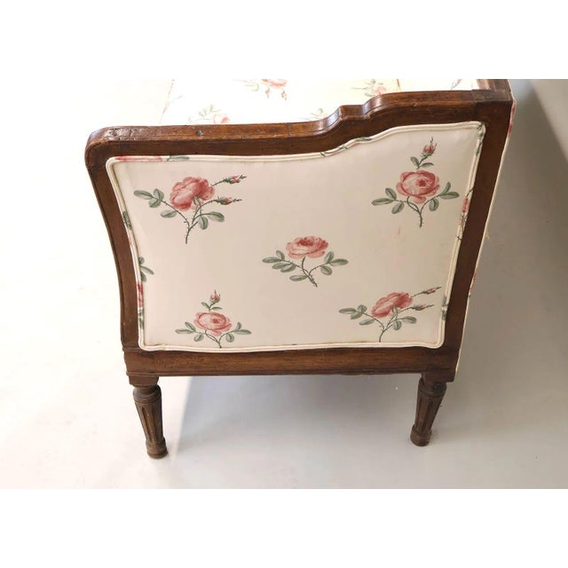 French French Louis XVI Carved Walnut Settee, 19th Century For Sale - Image 3 of 7