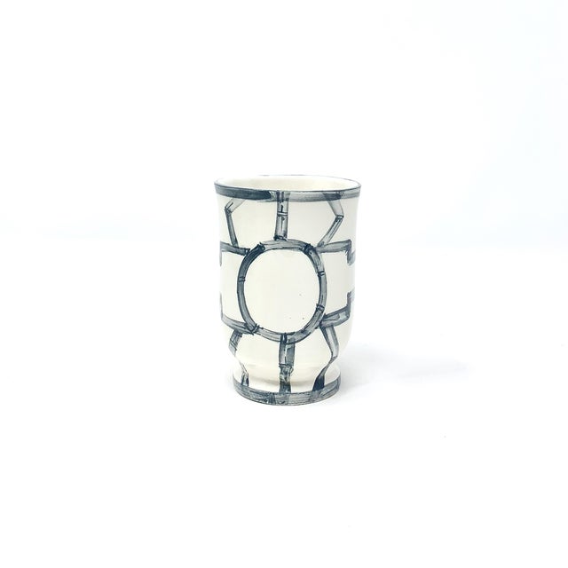 Chinoiserie Bamboo Fret Ceramic Bath Set, Graphite, 5 Pieces For Sale In Philadelphia - Image 6 of 9