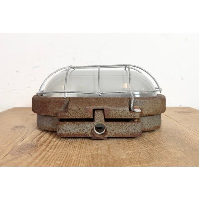 Mid-Century Modern Industrial Grey Cast Iron Wall Light from Elektrosvit, 1960s For Sale - Image 3 of 15