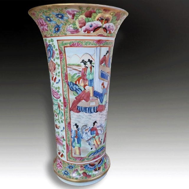 A striking large Chinese Rose Mandarin porcelain trumpet vase dating to circa 1830, during the reign of the Daoguang...