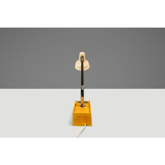 Metal Mid-Century Modern Industrial Tensor Table / Desk Lamp by Mobilite as Used in Nasa Offices, C. 1970's For Sale - Image 7 of 17