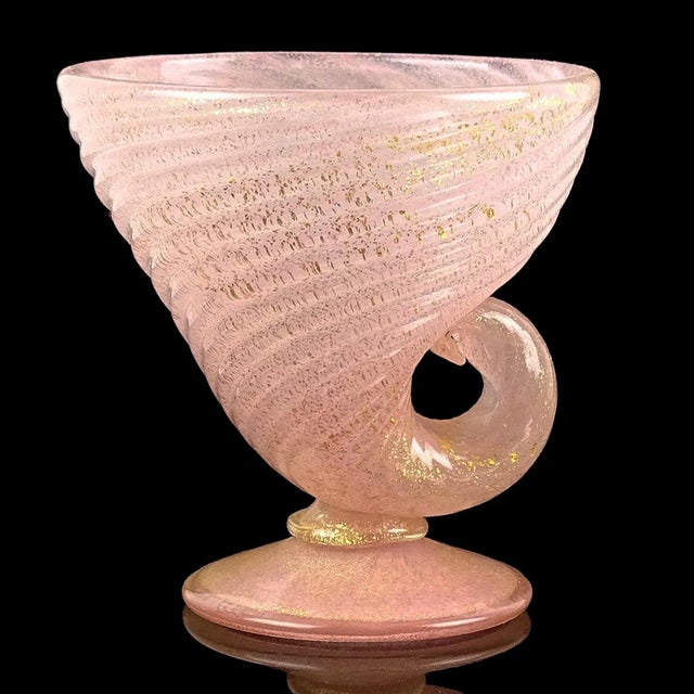 Beautiful vintage Murano hand blown pink and gold flecks Italian art glass ribbed shell shaped footed bowl / candy dish....