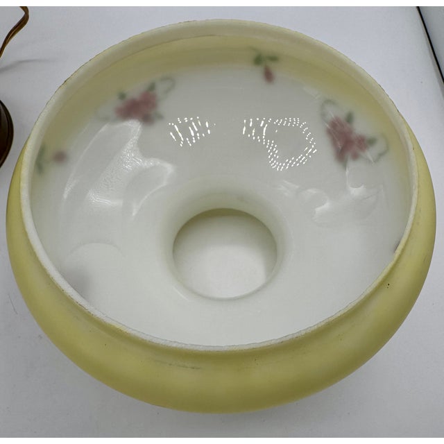 Vintage GWTW Creamy Yellow Milk Glass 18" Hand Painted Roses Lamp W/Bronze Base Signed E. Maram For Sale - Image 6 of 15