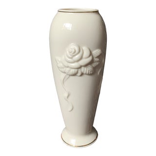 1980s Lenox Porcelain Rosebud Collection Vase For Sale