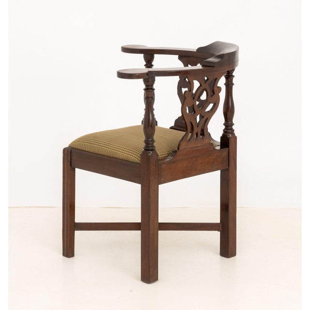 George III Mahogany Corner Chair, With Openwork Back Splats For Sale In New York - Image 6 of 7
