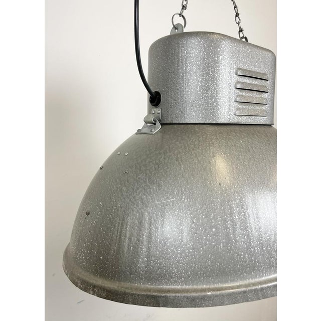 1970s Large Polish Industrial Factory Oval Pendant Lamp from Mesko, 1970s For Sale - Image 5 of 17
