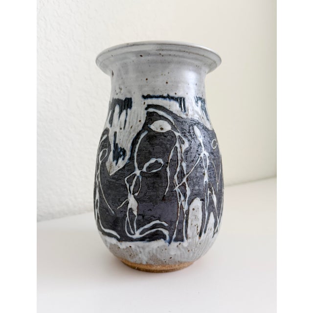 Off-white Vintage Figurative Studio Pottery Vase, Signed, 1970 For Sale - Image 8 of 10