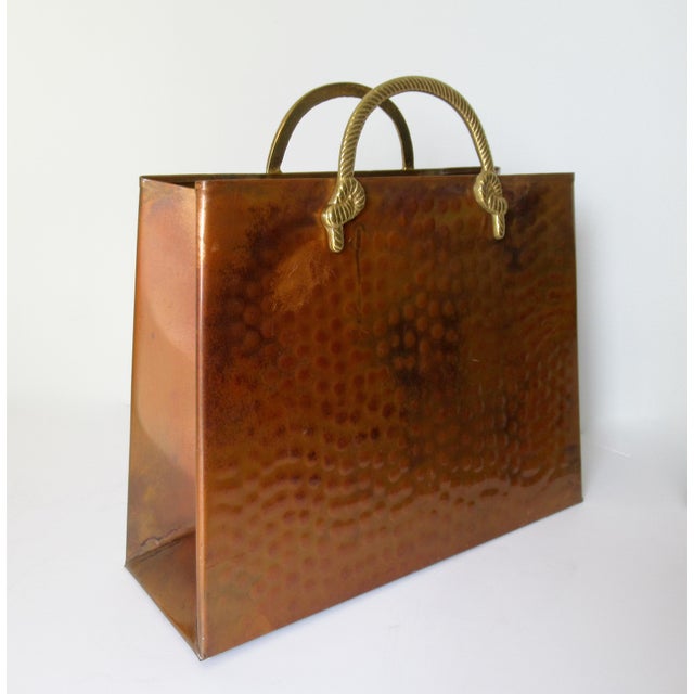 Vintage C.1950's Hollywood Regency Hammered Copper & Polished Brass Magazine Holder For Sale - Image 4 of 13