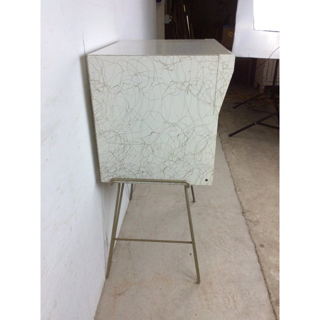 1960s Mid Century Modern Freestanding Newspaper Vending Cabinet on Hairpin Legs For Sale - Image 5 of 12