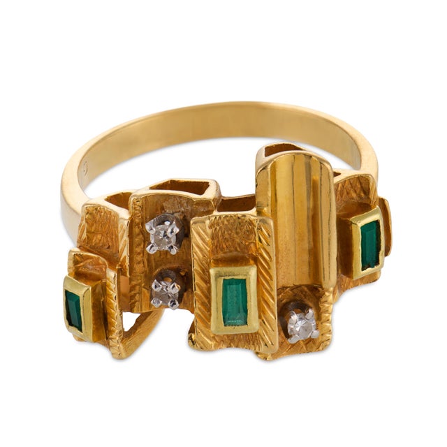 Contemporary Vintage Emerald Diamond 18k Yellow Gold Ring, Size 6.5 For Sale - Image 3 of 6