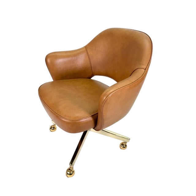 Mid-Century Modern Saarinen Executive Arm Chair in Saddle Leather, Swivel Base, 24k Gold Edition For Sale - Image 3 of 8