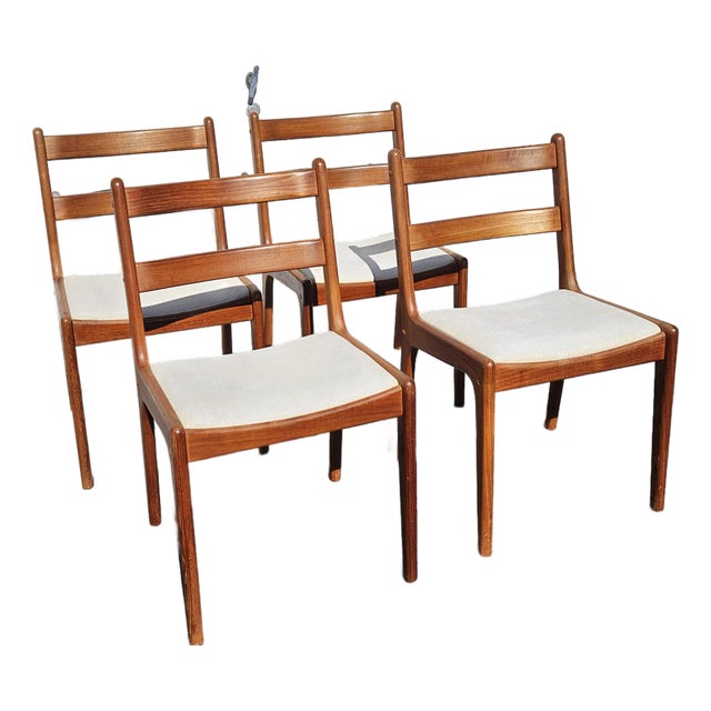 Set of 4 Late 20th Century Mid-Century Modern Chairs For Sale
