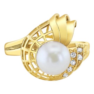 Seashell Shaped Diamond Pearl Ring 14k Yellow Gold, Size 7 For Sale