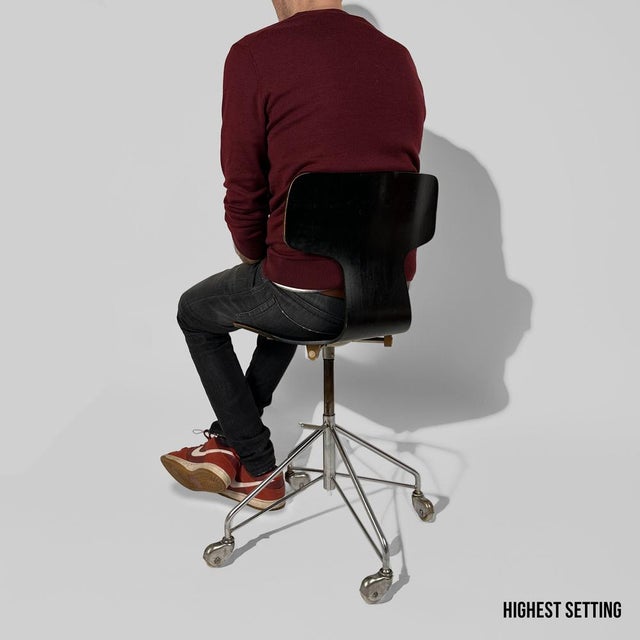 Fritz Hansen Model 3113 Swivel Office Chair by Arne Jacobsen for Fritz Hansen, 1969 For Sale - Image 4 of 9