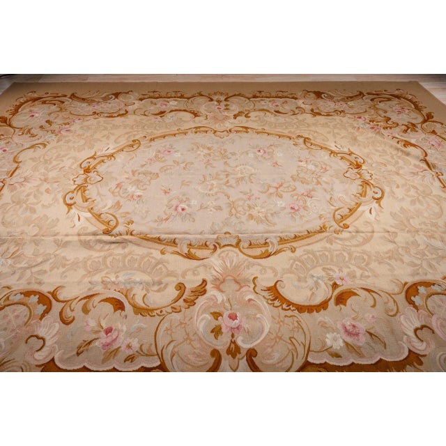 9x12 Vintage Aubusson Flat Weave Wool Rug, Beige Rose Medallion For Sale In New York - Image 6 of 13