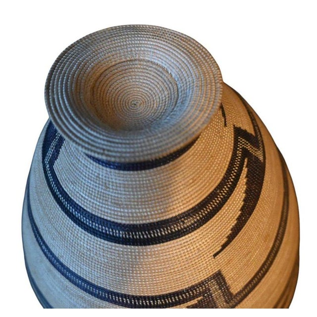 Igiseke Tutsi Basket with Lid on Stand, Rwanda / Burundi, Early 20th Century For Sale - Image 7 of 8