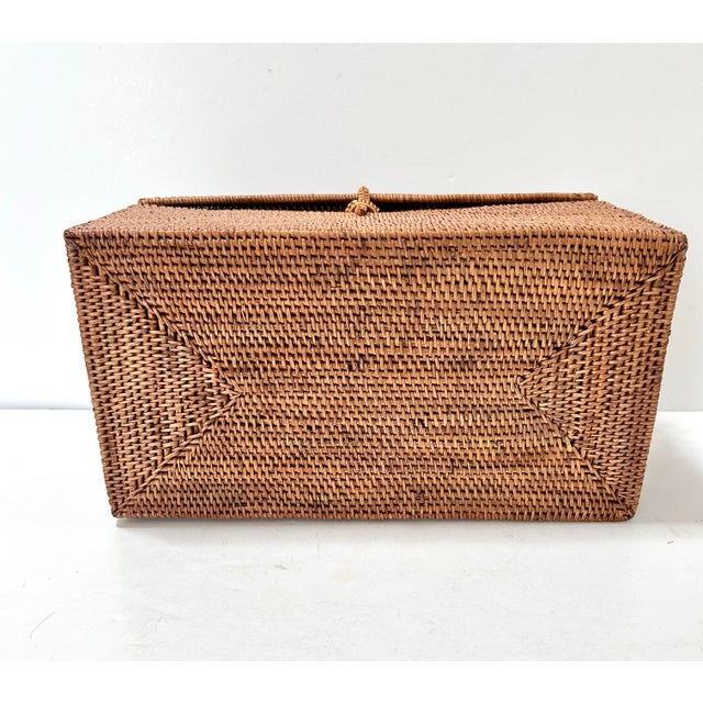 Vintage Handwoven Rattan Lidded Storage Box With Toggle Closure For Sale In Louisville - Image 6 of 9
