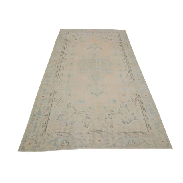 1960s Vintage Faded Washed Out Turkish Area Rug- 5′2″ × 9′ For Sale In Los Angeles - Image 6 of 6