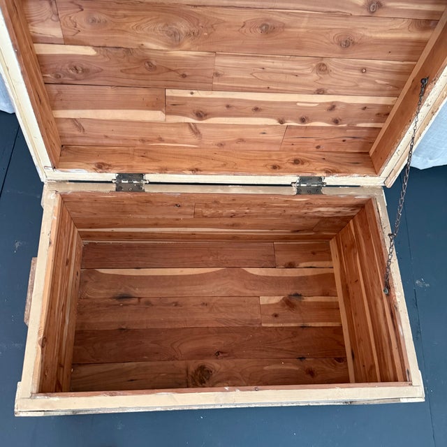 1950s Rustic White Pine Cedar Lined Blanket Chest Trunk For Sale In New York - Image 6 of 7