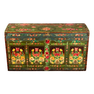 Early 19th Century Hand-Painted Floral Trunk For Sale