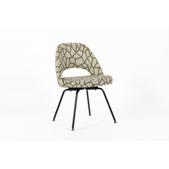This mid century modern Executive Side Chair designed by Eero Saarinen was manufactured by Knoll in 2019. Introduced in...