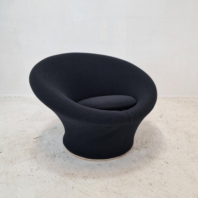 Very comfortable Artifort Mushroom chair, designed by Pierre Paulin in the 60s. This original Mushroom Chair is made in...