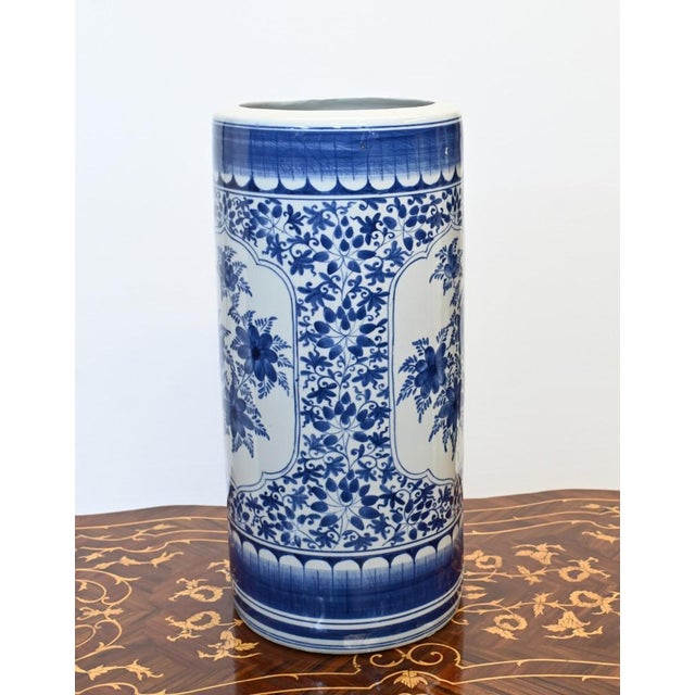 Chinese Ming Porcelain Urn or Umbrella Stand, 1930s For Sale - Image 4 of 7