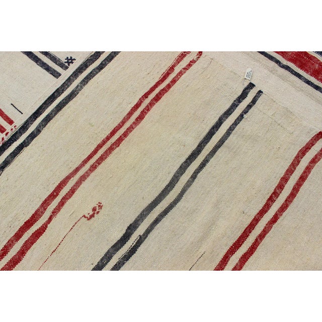 Mid 20th Century Turkish Kilim Rug With Horizontal Stripes in Red and Blue, Cream Background For Sale - Image 5 of 7
