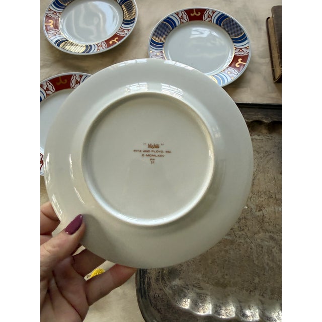 Oxblood Red Vintage Fitz and Floyd 1975 Mishiki Plates 7.5 Inch Blue Oxblood Red Gold Vintage Japan - Set 4 Plates For Sale - Image 8 of 10